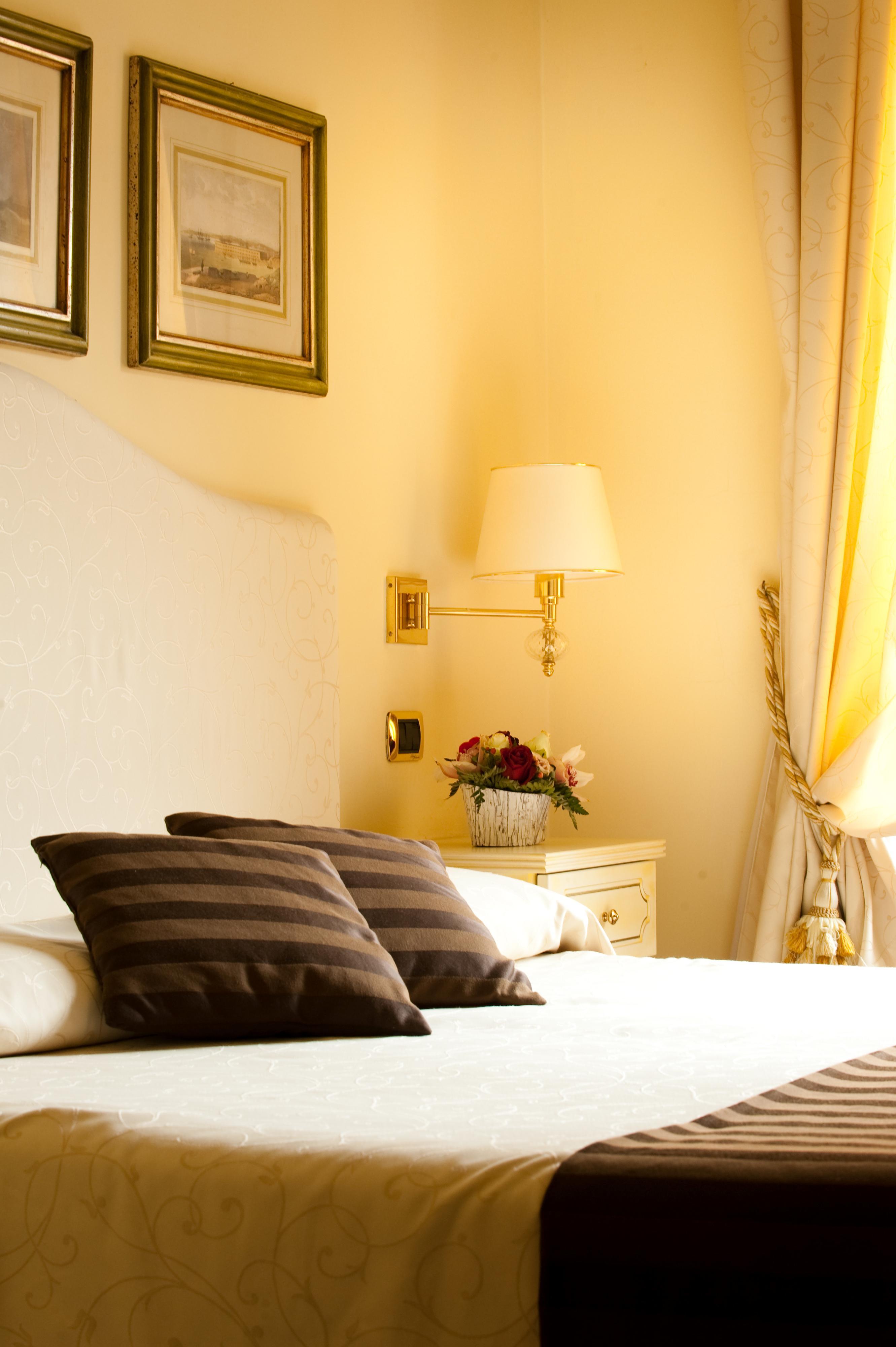 Hotel Jolanda 4*